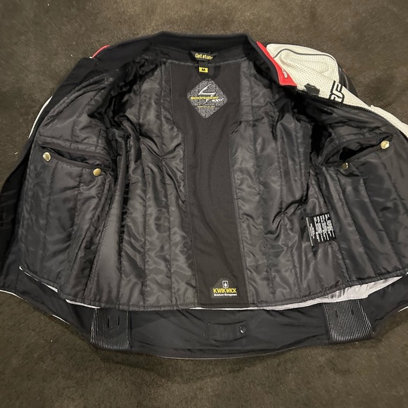 Scorpion motorcycle jacket - Picture 2 of 6